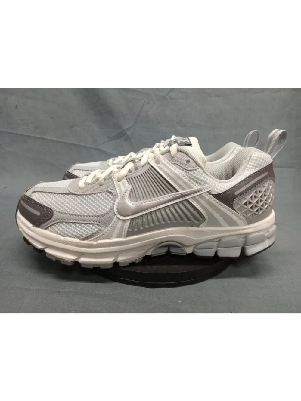 Nike Vomero 5 (GS) Sneakers Mesh Pure Platinum Silver Boys Size 6 NEW IN BOX!